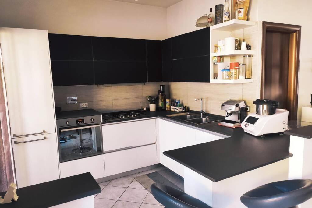 Large House 3 Floors City 'N Sea Vitinia ภายนอก รูปภาพ
