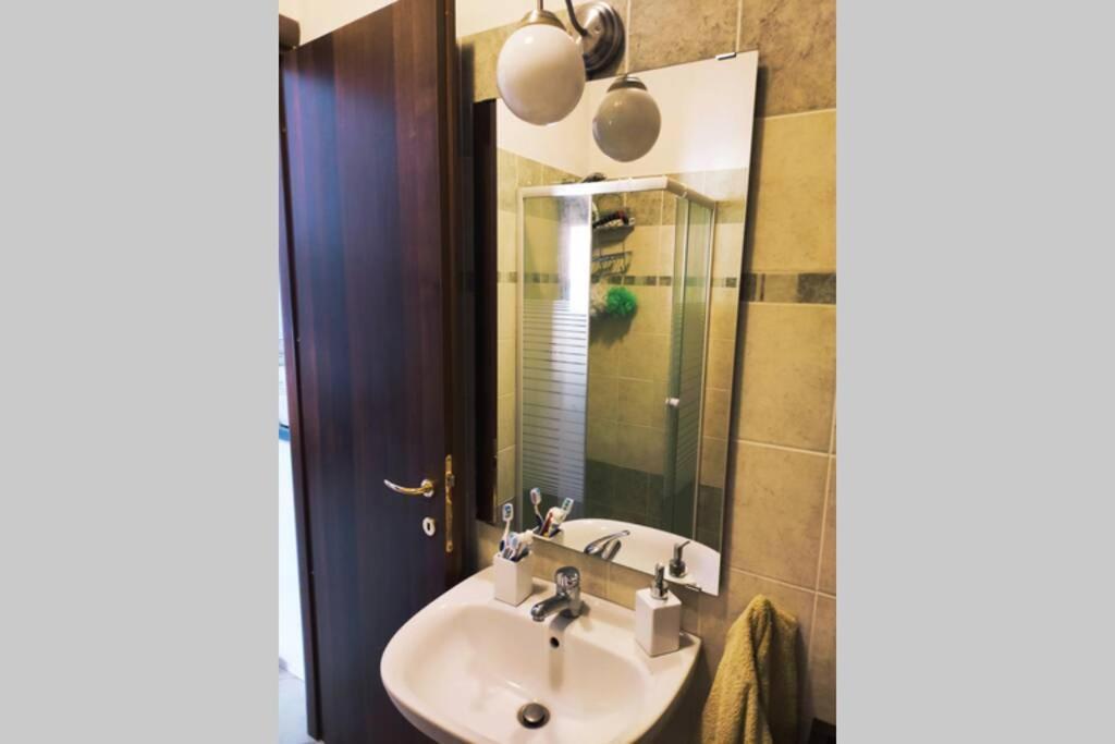 Large House 3 Floors City 'N Sea Vitinia ภายนอก รูปภาพ