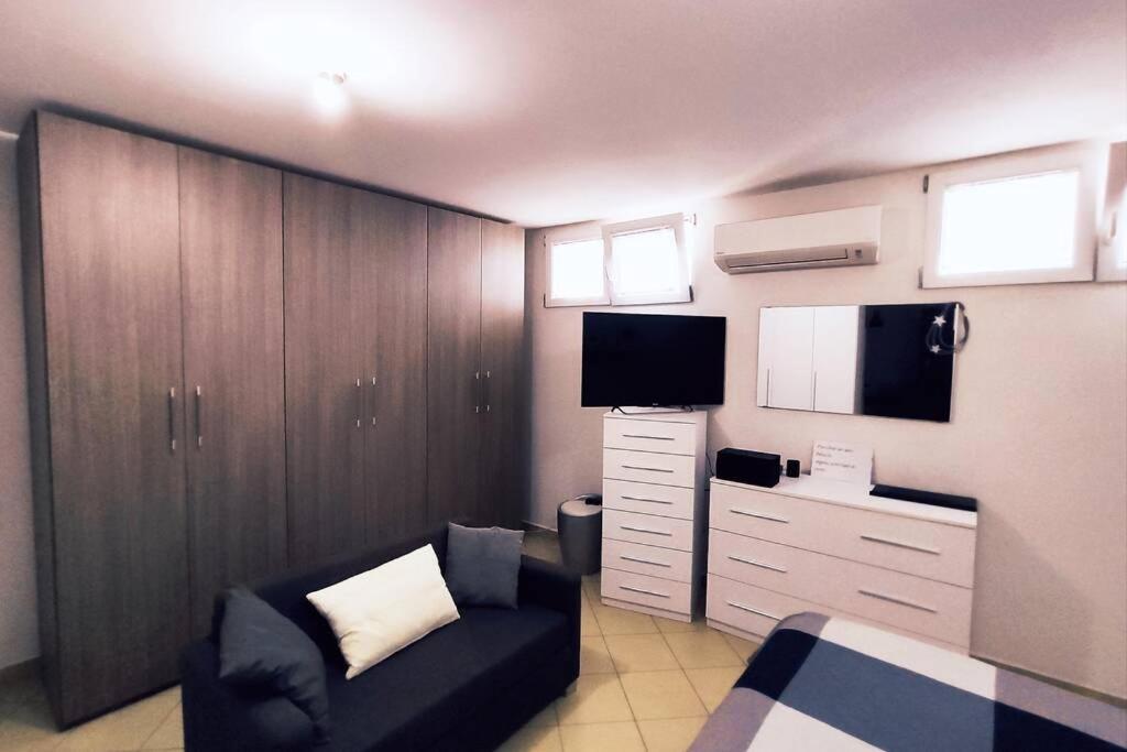 Large House 3 Floors City 'N Sea Vitinia ภายนอก รูปภาพ